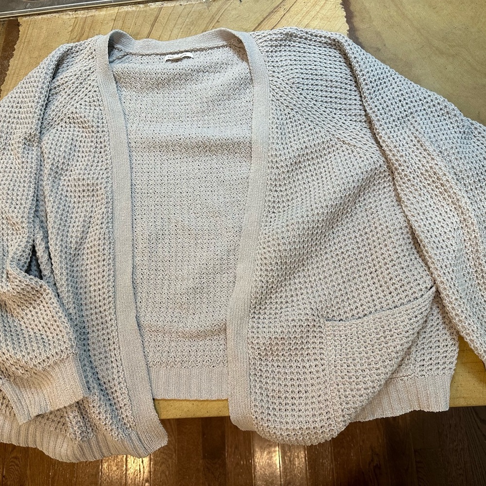 Super soft AE cardigan